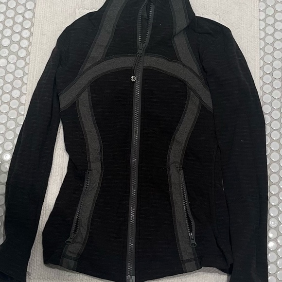 Lululemon define jacket! - Picture 2 of 5